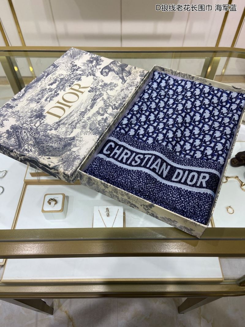 CHRISTIAN DIOR